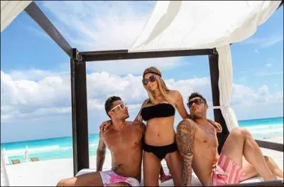 Qui fait la tte quand Thibaut et Julien reoivent les photos du Shooting ?