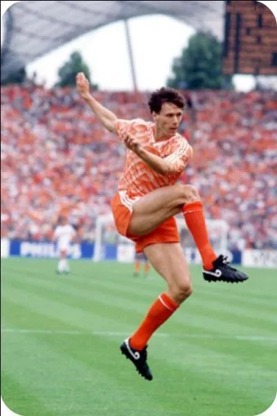 Quel tait le poste de Marco Van Basten ?