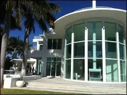 Qui est le premier Ange  avoir vu la maison ?