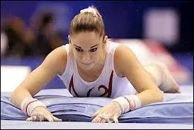 Aprs une chute  la poutre de combien de temps disposes-tu pour remonter dessus ?