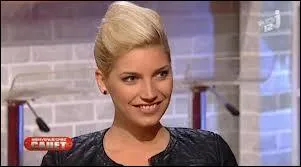 Quel est le nom et la race du chien de Nadge ?