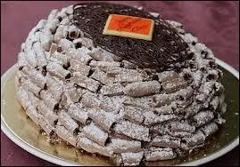 Le voici enfin, les bougies ne sont pas encore poses, quel est le nom de ce savoureux gteau, cr par la ptisserie de Gaston Lentre ?