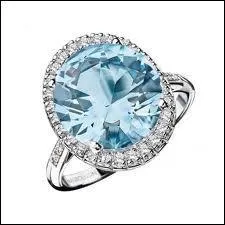 Voici un autre cadeau, superbe bague monte avec une vraie pierre, laquelle ?