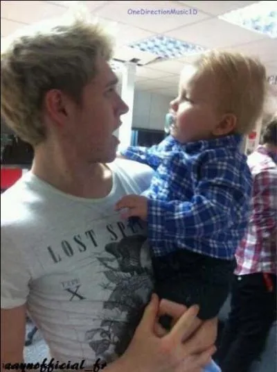 Comment s'appelle la fille de la coiffeuse des One Direction ?