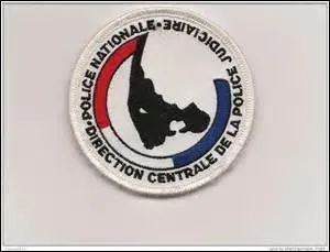 Quelle était la fonction de Paul Valentin avant d'être intégré dans les brigades mobiles (Les Brigades du Tigre) ?