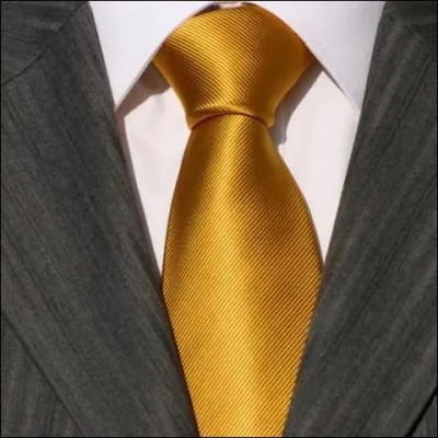 Comment dit-on  la cravate  ?