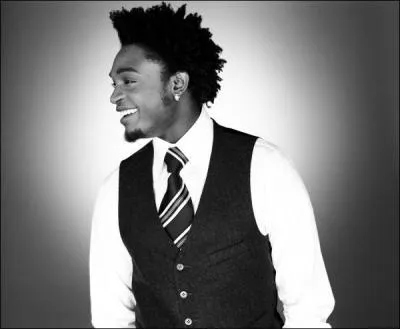 Comment s'appelle ce chanteur ?