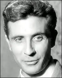 Qui se cache derrire Gilbert Bcaud ?