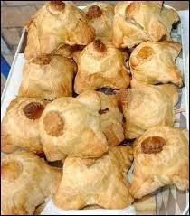 Une autre version de ce gteau est le gomichon de Rethel. Quel fruit remplace celui de la rabote ?