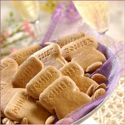 Cette spcialit rgionale, en forme de bouchon de champagne, est un dlicieux biscuit pur beurre, dans lequel l'amande en poudre remplace une partie de la farine, et le champagne remplace l'eau de mouillage de la pte. C'est le :