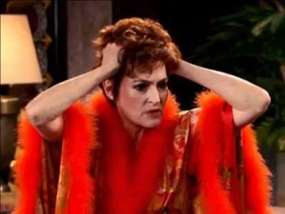 Comment s'appelle le personnage figurant sur la photo ?