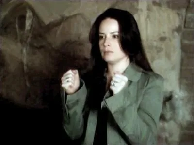 Dans le mme pisode, quel objet de Paige Piper fait-elle exploser en croyant que c'est le dmon camlon ?