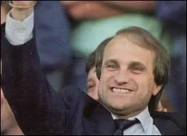 Décembre : Jacques Fouroux a été capitaine puis entraîneur de l'équipe de France de rugby. Combien mesurait-il ?