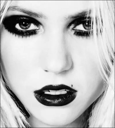 Dans quelle srie a jou Taylor Momsen (The Pretty Reckless) ?