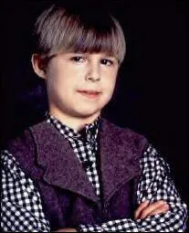 Comment s'appelle le chien de Brian qu'il finit par donner  son amie ?