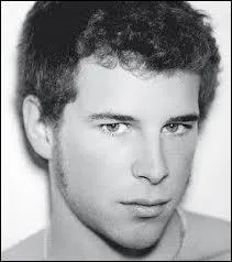 Quel est surnom de ce personnage ?