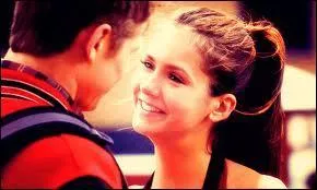 Avant Stefan, elle est sortie avec Tyler, puis avec Matt.