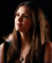 Dans le collier que Stefan lui a offert, il y a de la veine de Vnus.