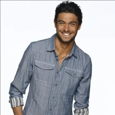 Comment s'appelle ce beau gosse ?