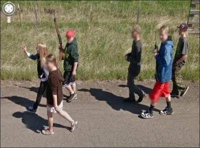 Six jeunes amricains arms ont t photographi :