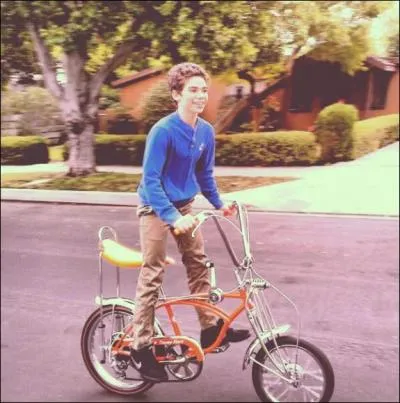 Comment se nomme son groupe de danse ?