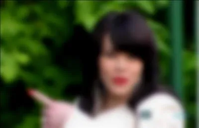 Qui chante  Under  ?