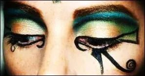 Dans l'Antiquit, on admirait beaucoup la dimension trs particulire du nez de Cloptre.