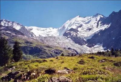 Le drapeau suisse a-t-il plus ou moins de couleurs diffrentes que le drapeau belge ?