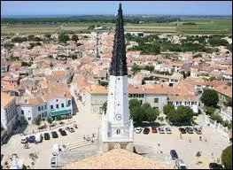 Nous restons en Poitou-Charentes et nous allons  Ars-en-R ( Charente-Maritime ). Cette commune est chef-lieu ...