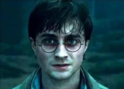 Comment s'appelle le sorcier en photo ?