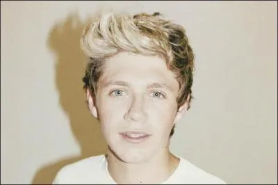 Comment s'appelle les parents de Niall ?