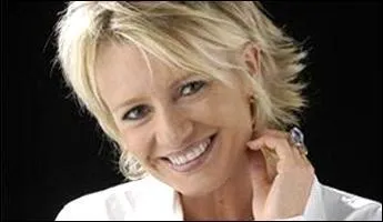 Quelle présentatrice de télévision est sur cette photo ?