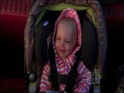 Comment s'appelle l'enfant de Peyton ?