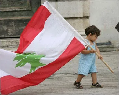 Quel arbre est le symbole du Liban, notamment visible sur le drapeau national ?