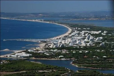 En 1963, l'tat lance un grand projet d'amnagement touristique du Languedoc-Roussillon, aboutissant  la cration de nombreuses stations balnaires ex-nihilo dans cette rgion franaise. Quel est son nom ?