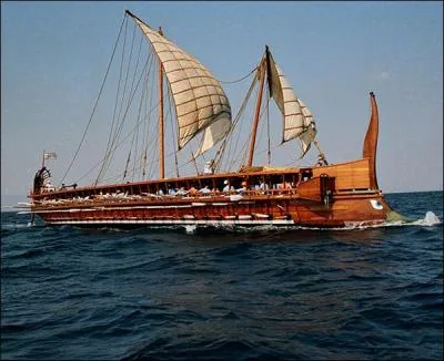 Quel est le nom de galres de guerres qui ont rgn sur la Mditerrane jusqu'au IVme sicle ?