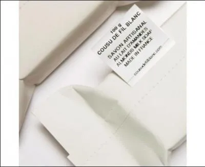  Cousu de fil blanc  signifie :