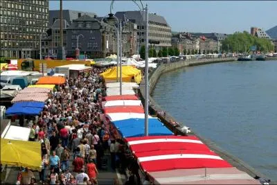 Comment les Ligeois appellent-ils leur march dominical ?