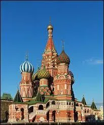 Quelle est cette cathdrale situe sur la Place Rouge de Moscou ?