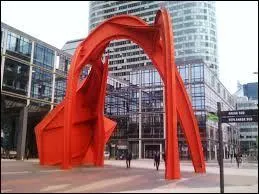 Qui a ralis la sculpture  L'araigne rouge  de la place de la Dfense ?