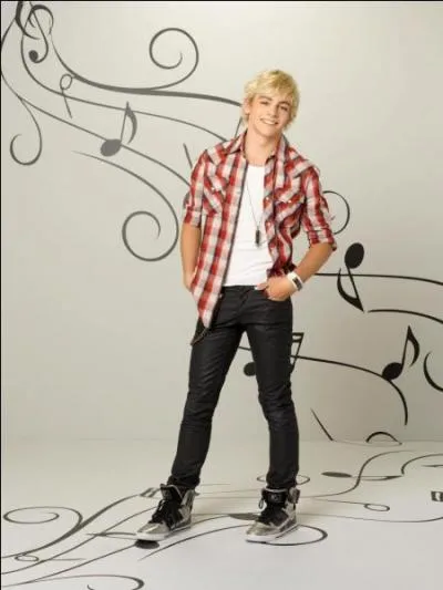 Saviez-vous que Ross Lynch joue du violon ?