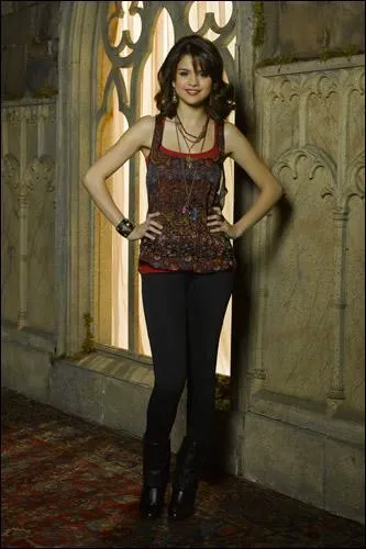 Qui est cette actrice qui joue Alex dans Les Sorciers De Waverly Place ?
