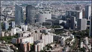 Restons encore un moment en Ile-de-France et rendons-nous  Nanterre ( Hauts-de-Seine ). Cette ville est chef-lieu ...