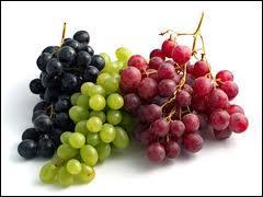 Le raisin est un fruit que l'on récolte en grappes, c'est de ce fruit qu'est produit le vin. Qu'est aussi le raisin ?