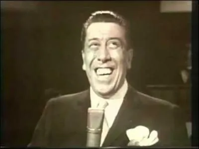 Quel chanteur est sur cette photo ?