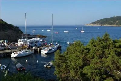 C'est la plus orientale des îles d'Hyères.