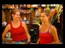 Dans la saison 3, que tiennent Bndicte et Johanna ?