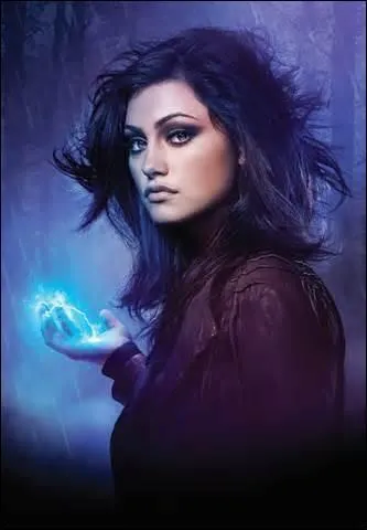 Dans quelle srie Phoebe Tonkin a-t-elle jou ?