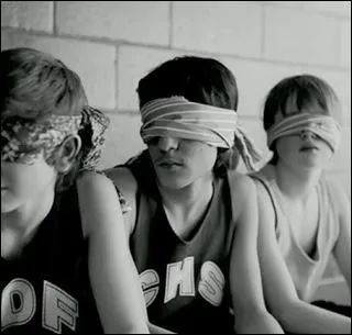 Il est le nouveau prodige du cinéma québécois et son clip pour Indochine a émoustillé les tartuffes en France ainsi qu'une ministre célèbre. Pourtant les Américains font bien pire dans la violence. C'est...