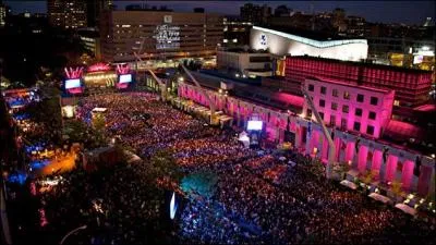 C'est un des plus grands festivals au monde, chaleureux, convivial, éclaté, quel est ce festival ?